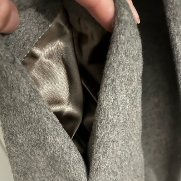 STUNNING! SUPER RARE Vintage ‘MONTALDO’S’ Gray Regency Cashmere And Fur Coat! - Picture 14 of 16